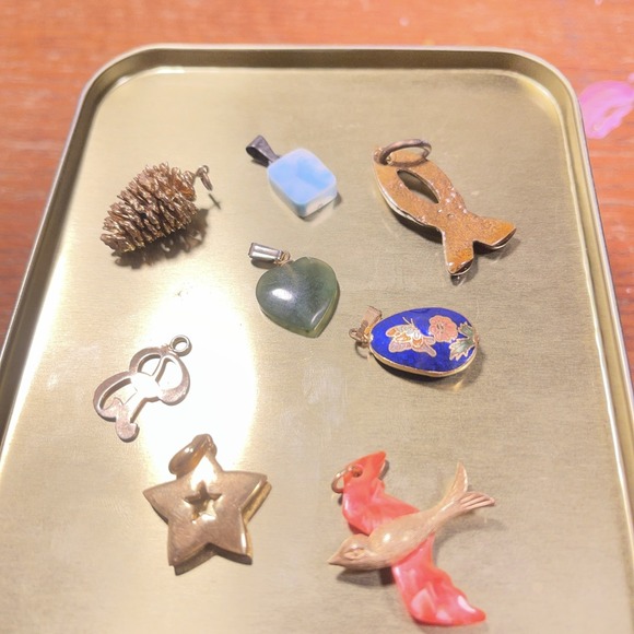 Lot Of 32 Necklaces Vintage To Modern & 26 Pendants - Picture 16 of 16